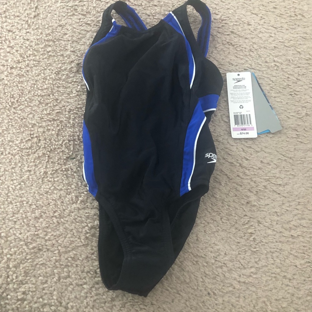 Girls speedo swimsuit size 6